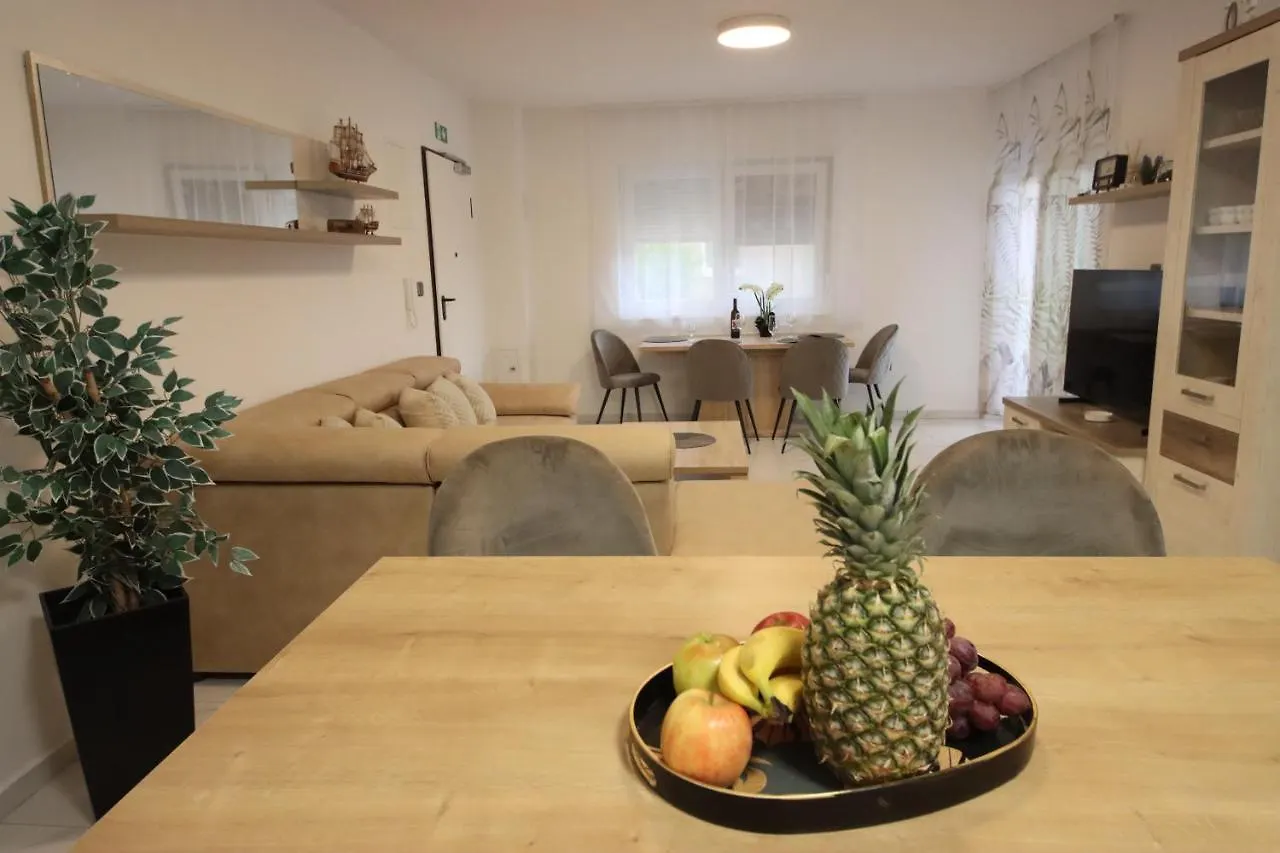 Апартаменты Apartmani Horvat Бибинье